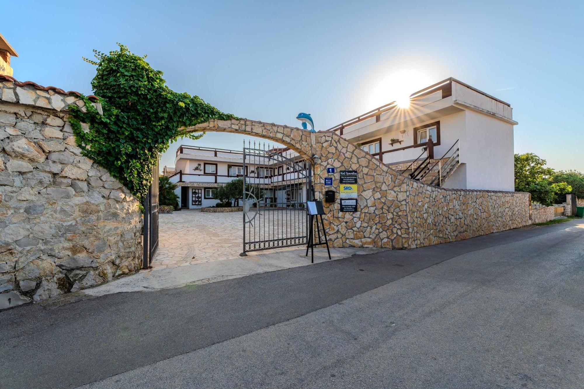 Guesthouse Kod Spavalice Vir Exterior foto
